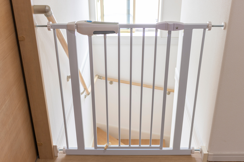 Treppenschutzgitter ohne Bohren: Die sichere Lösung für Treppen mit  Treppenschutzgittern für Kinder